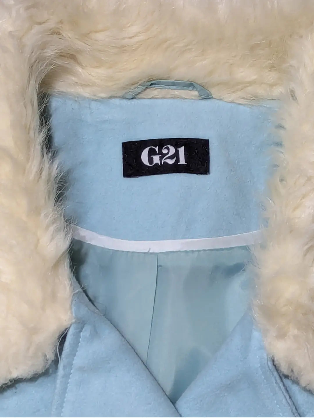 G21 Double-Breasted Women Coat with Faux Fur Collar