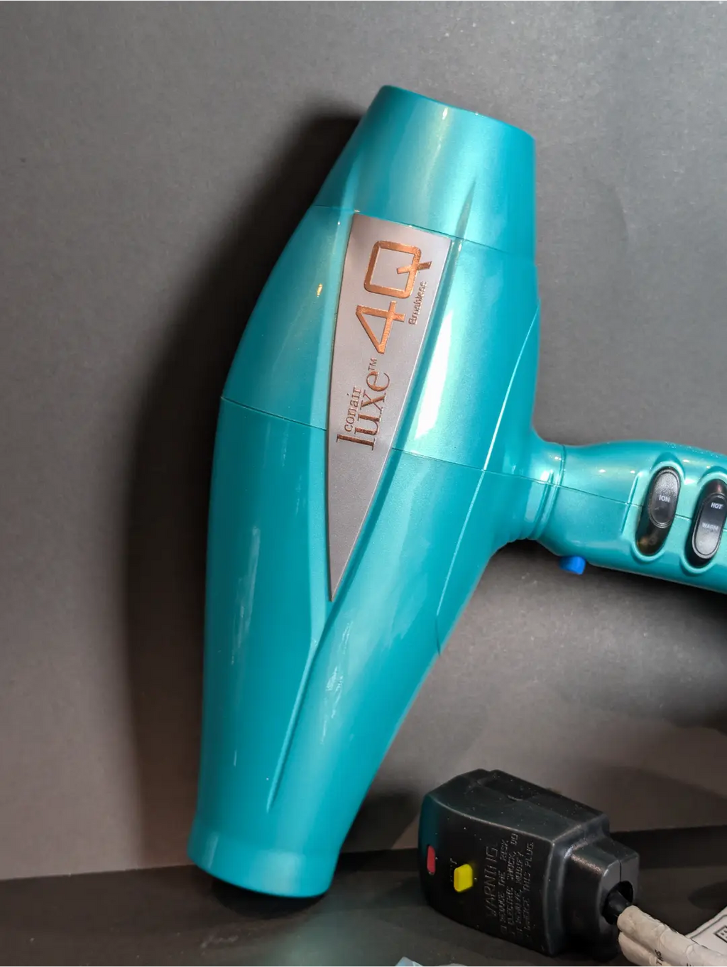 Conair Luxe™ 4Q Styling Tool (Heat Protect Brushless Motor Technology)