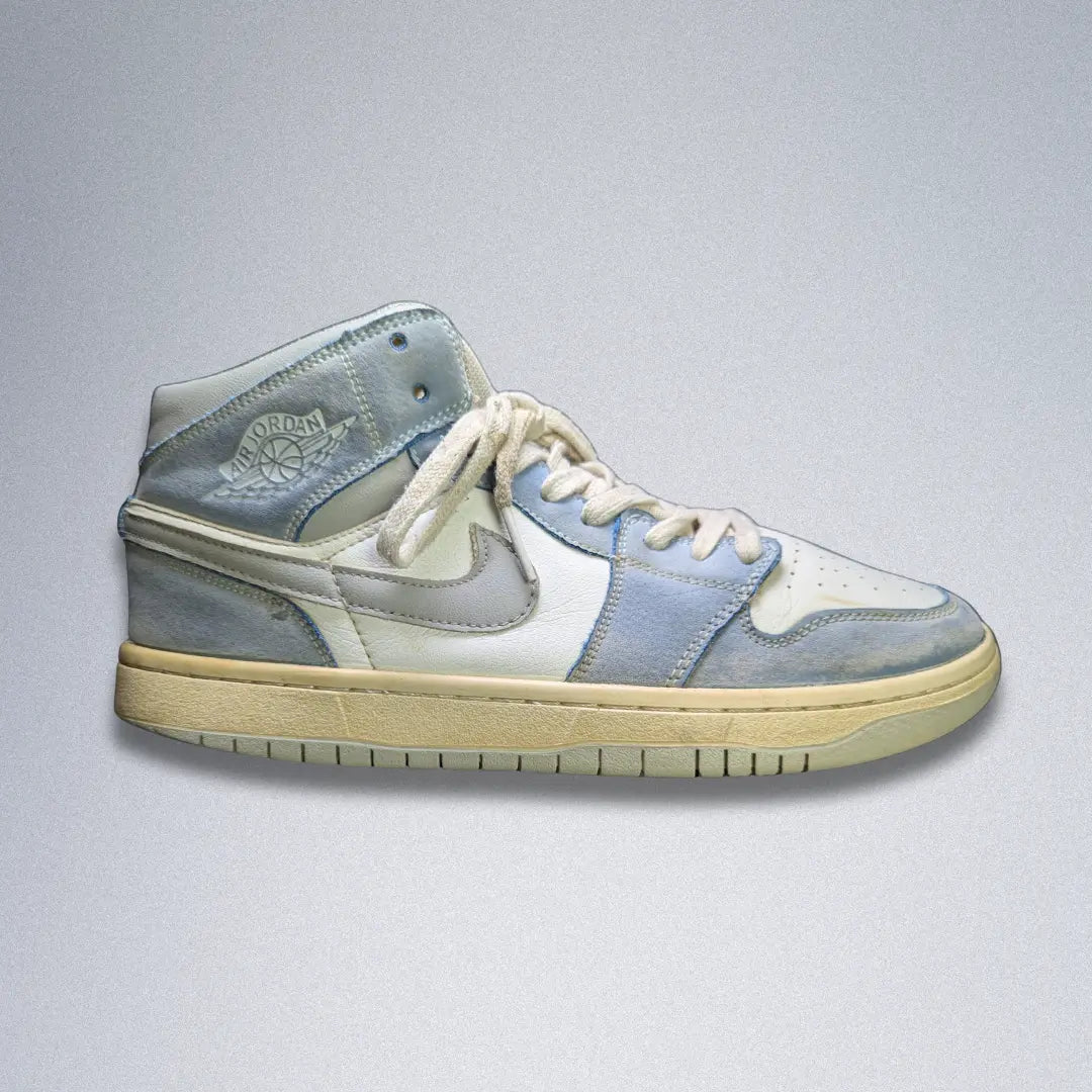 Nike Air Jordan 1 Hyper Royal